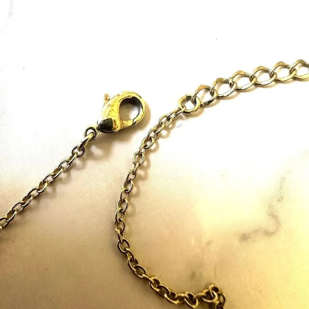 Heart leaf pendant necklace